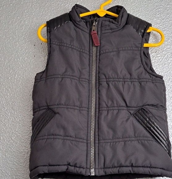 Genuine Kids Fro OshKosh Puffy Vest Size 3T - Picture 2 of 5